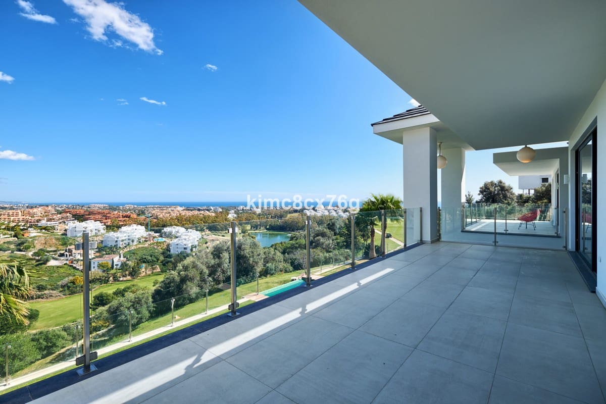4 bedroom Villa for sale in Benahavis with pool garage - € 2,745,000 (Ref: 6386391)