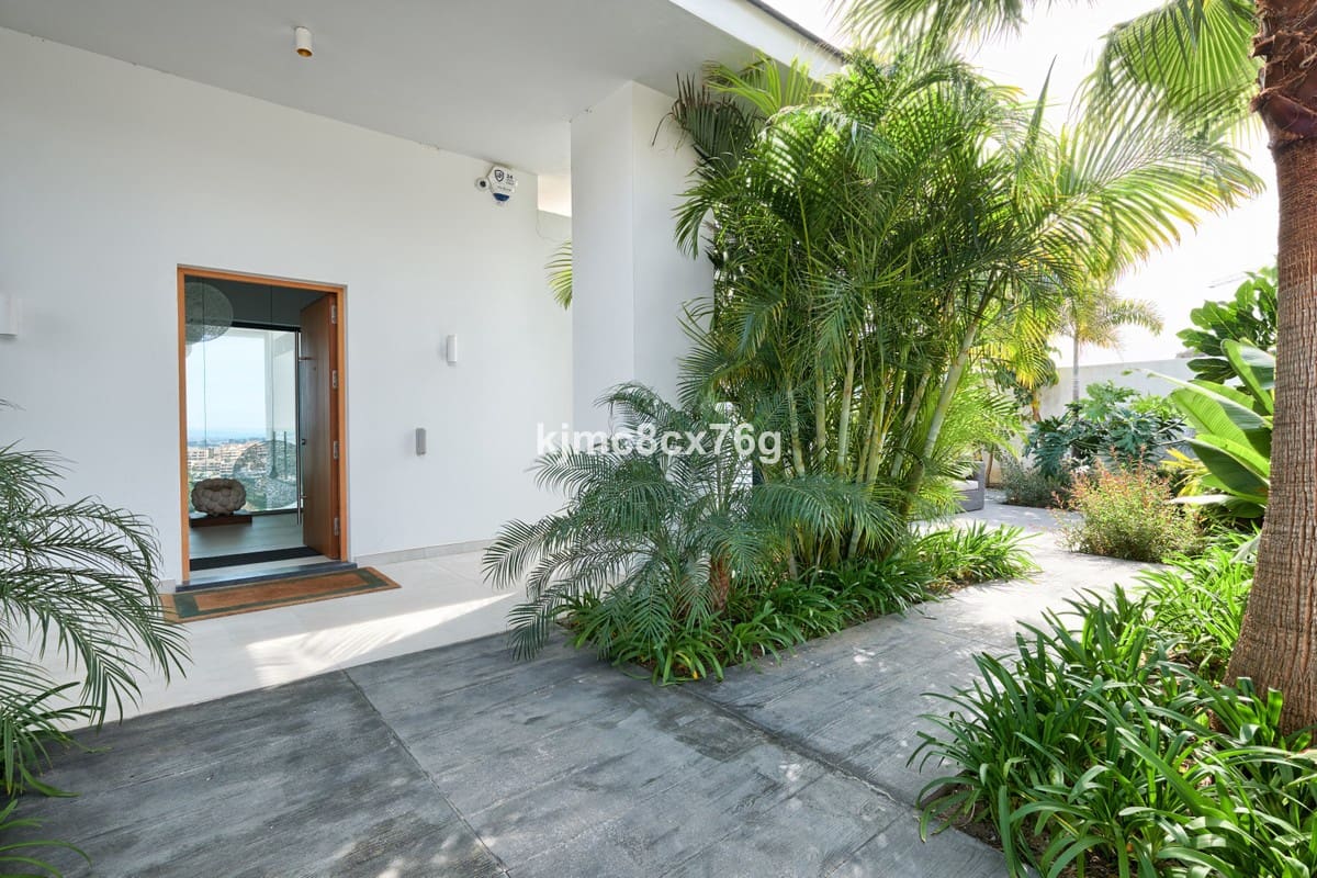 4 bedroom Villa for sale in Benahavis with pool garage - € 2,745,000 (Ref: 6386391)