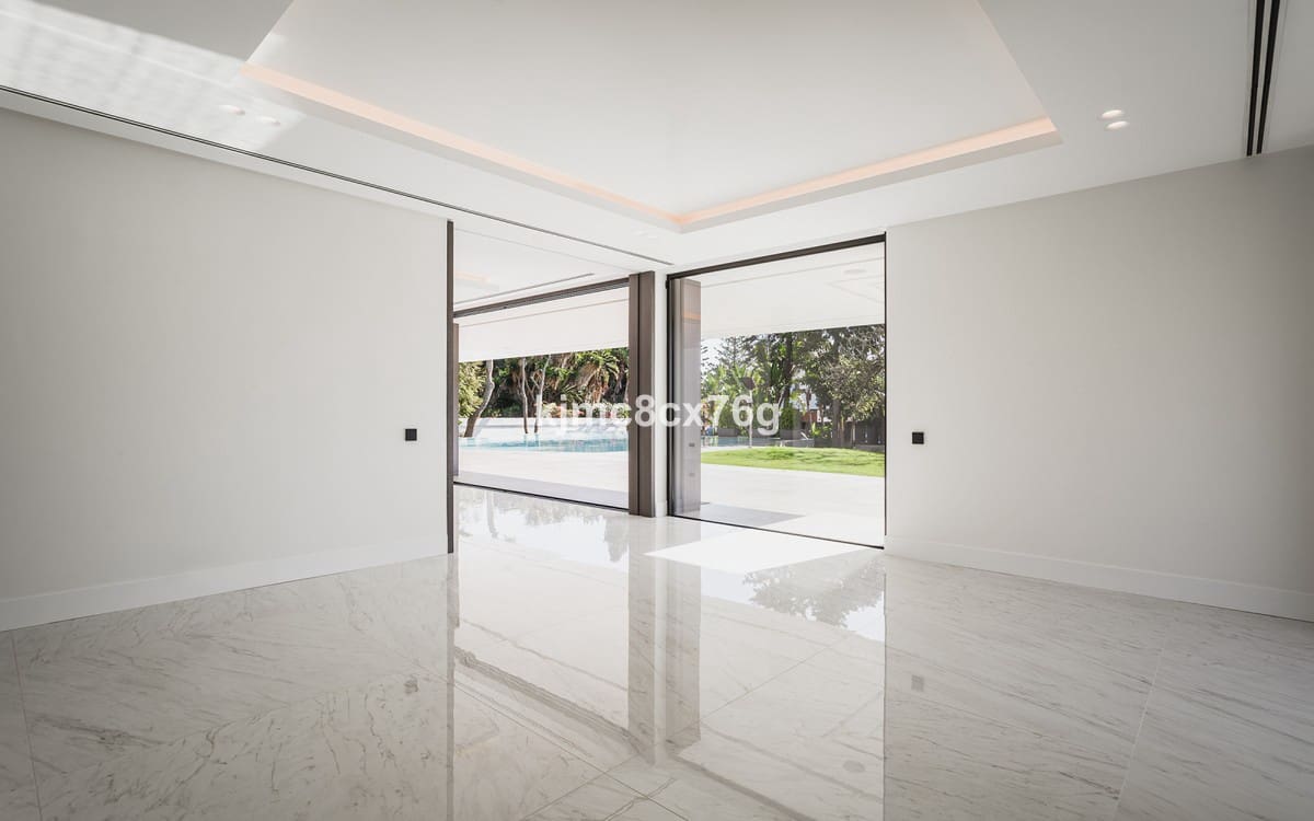 6 bedroom Villa for sale in Guadalmina with pool garage - € 4,995,000 (Ref: 6386432)