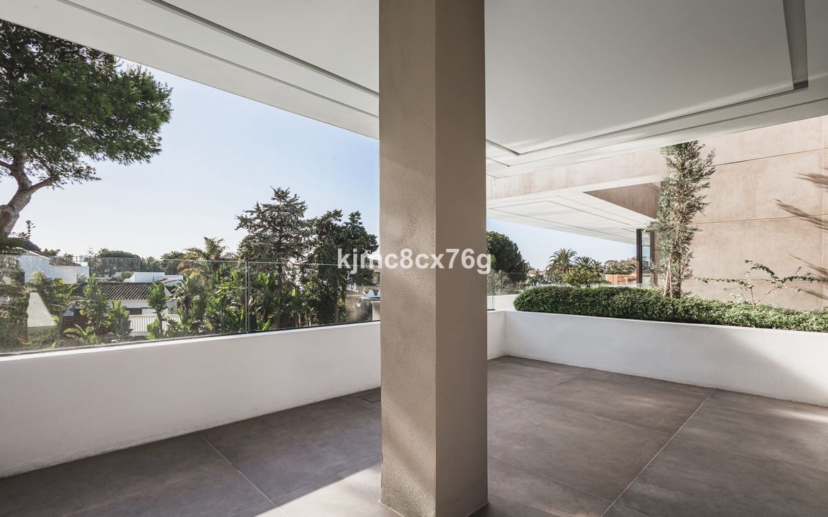 6 bedroom Villa for sale in Guadalmina with pool garage - € 4,995,000 (Ref: 6386432)