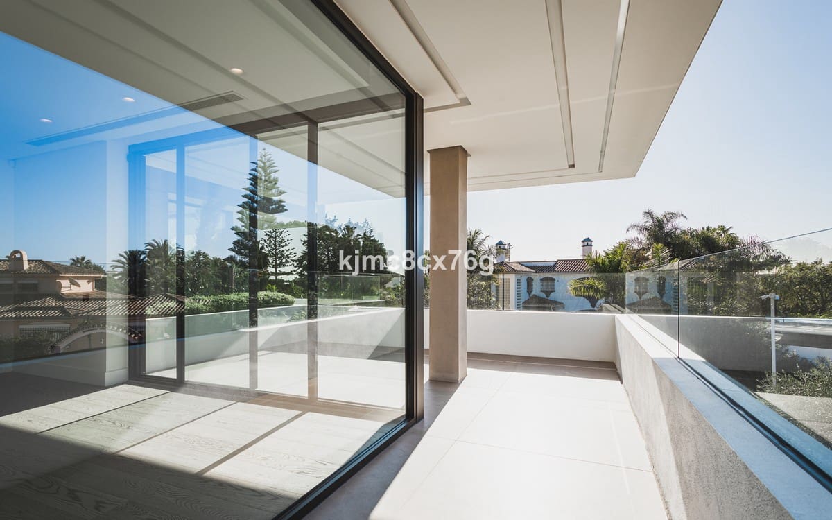 6 bedroom Villa for sale in Guadalmina with pool garage - € 4,995,000 (Ref: 6386432)