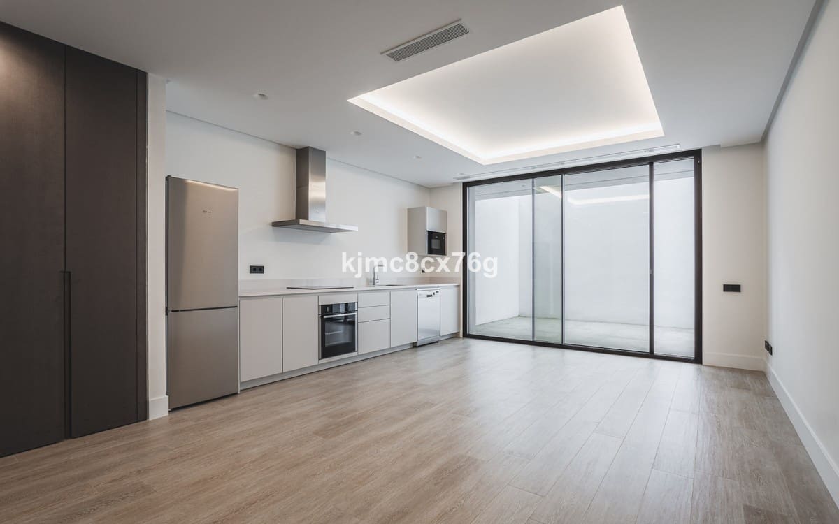 6 bedroom Villa for sale in Guadalmina with pool garage - € 4,995,000 (Ref: 6386432)