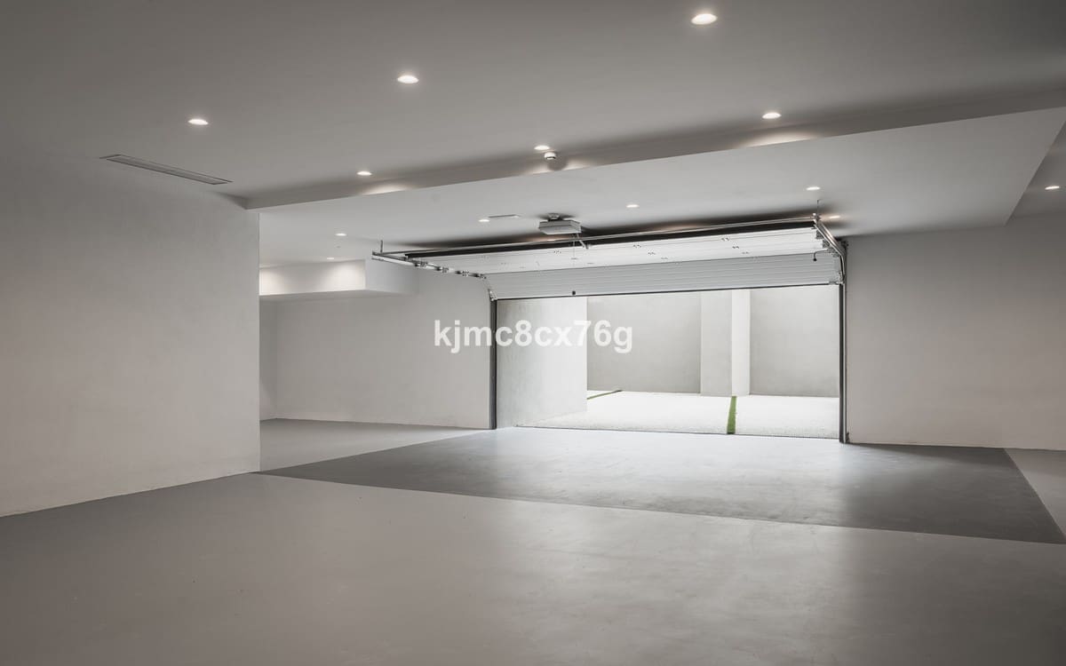 6 bedroom Villa for sale in Guadalmina with pool garage - € 4,995,000 (Ref: 6386432)