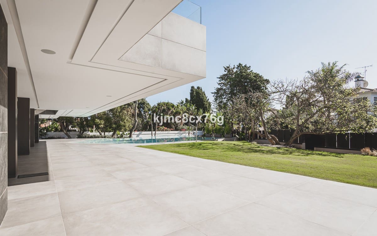 6 bedroom Villa for sale in Guadalmina with pool garage - € 4,995,000 (Ref: 6386432)