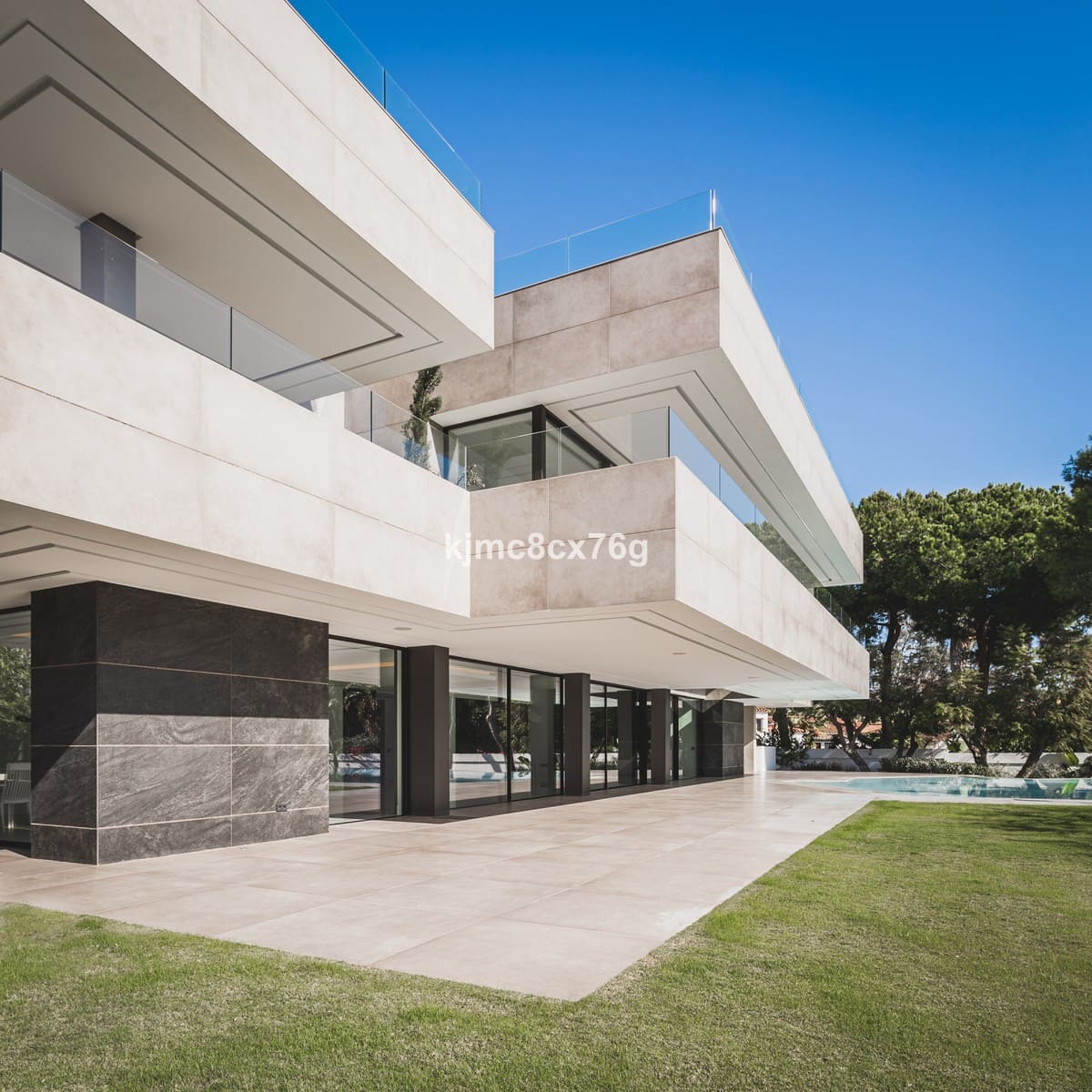 6 bedroom Villa for sale in Guadalmina with pool garage - € 4,995,000 (Ref: 6386432)