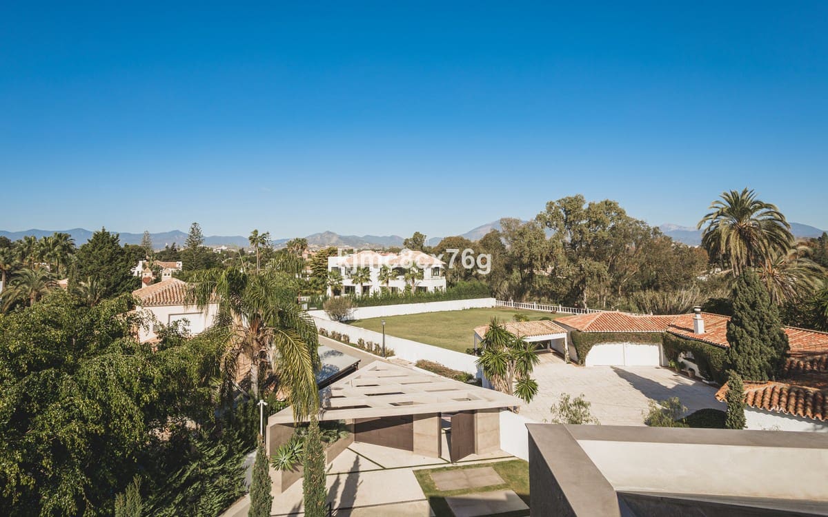 6 bedroom Villa for sale in Guadalmina with pool garage - € 4,995,000 (Ref: 6386432)