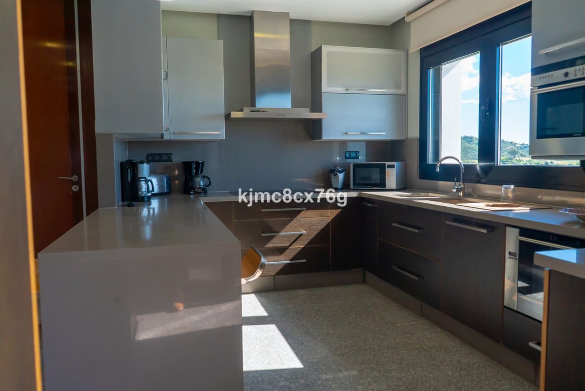 5 sypialnia Willa na sprzedaż w Los Monteros z basenem garażem - 3 400 000 € (Ref: 6386439)