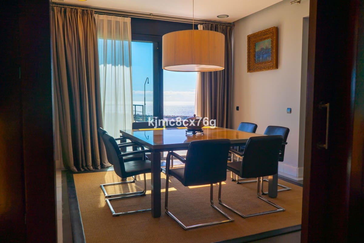 5 sypialnia Willa na sprzedaż w Los Monteros z basenem garażem - 3 400 000 € (Ref: 6386439)