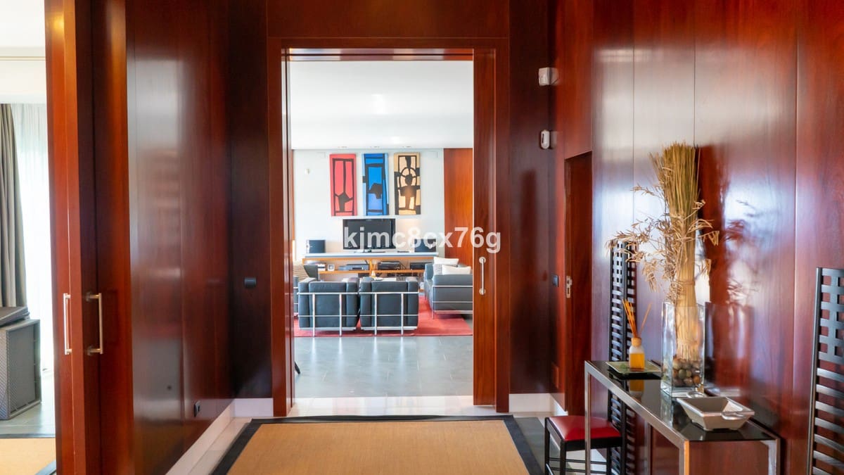 5 sypialnia Willa na sprzedaż w Los Monteros z basenem garażem - 3 400 000 € (Ref: 6386439)