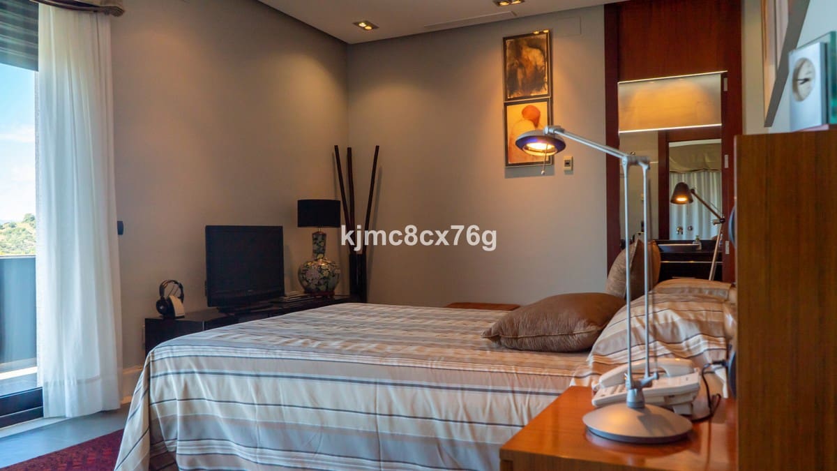 5 sypialnia Willa na sprzedaż w Los Monteros z basenem garażem - 3 400 000 € (Ref: 6386439)