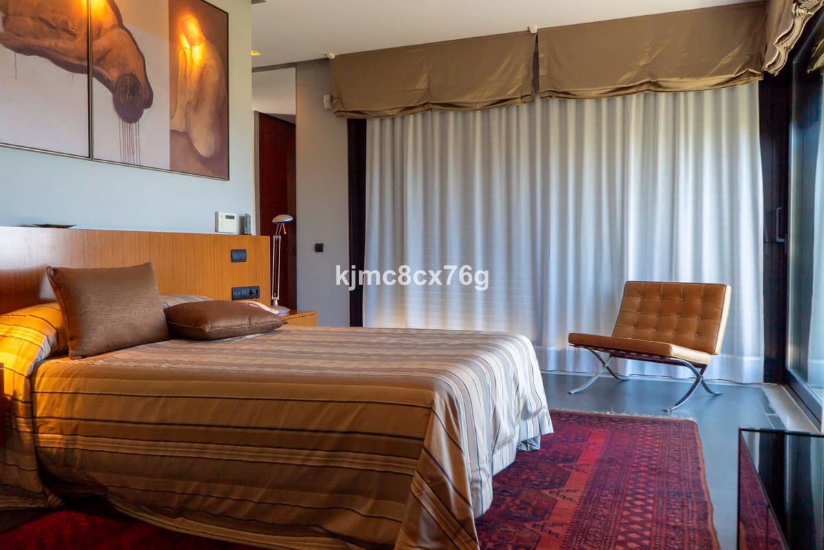 5 sypialnia Willa na sprzedaż w Los Monteros z basenem garażem - 3 400 000 € (Ref: 6386439)