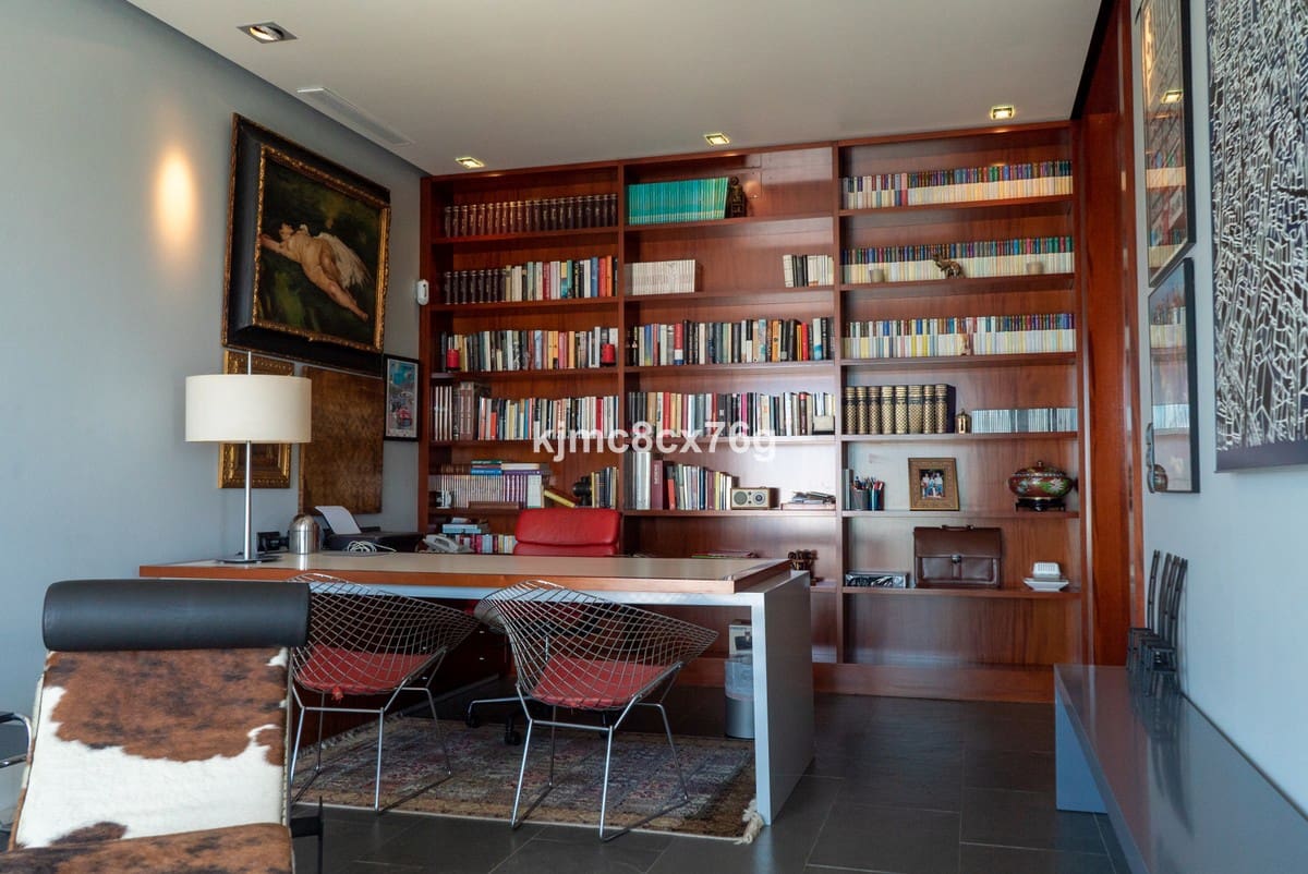 5 sypialnia Willa na sprzedaż w Los Monteros z basenem garażem - 3 400 000 € (Ref: 6386439)