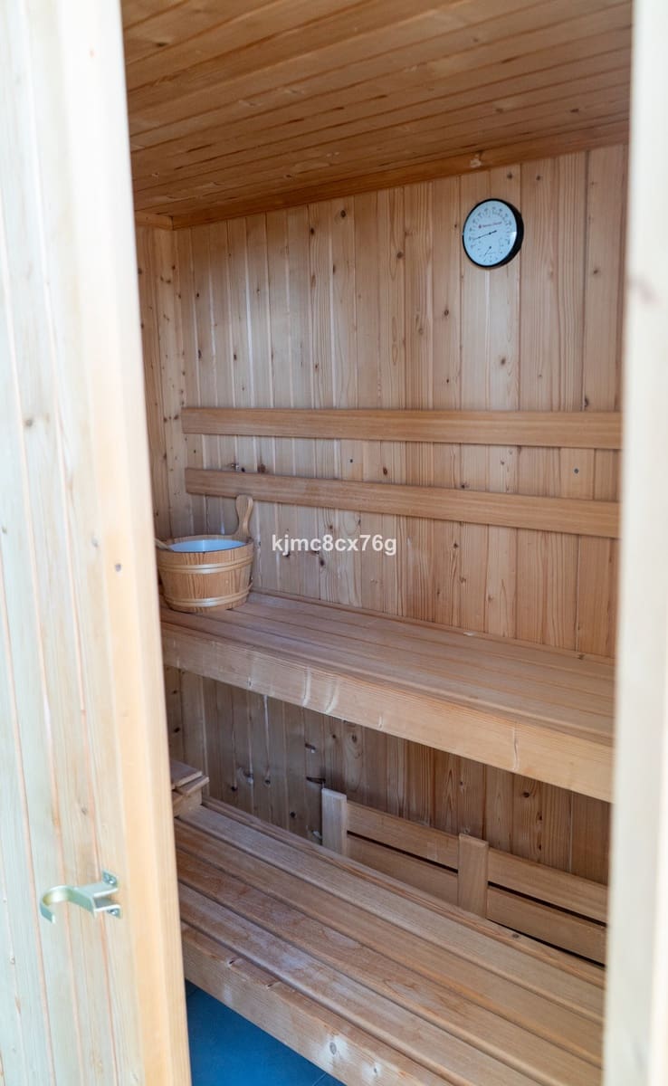 5 sypialnia Willa na sprzedaż w Los Monteros z basenem garażem - 3 400 000 € (Ref: 6386439)