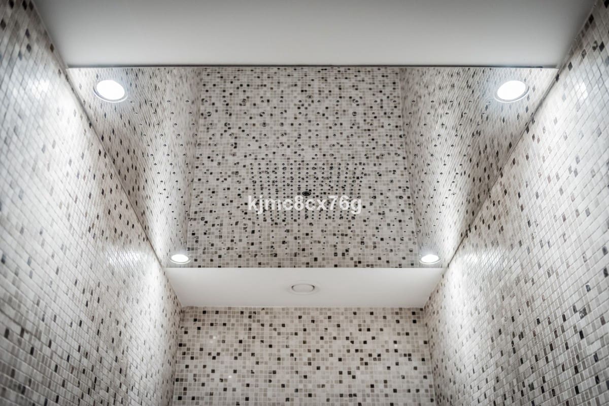 7 soverom Villa til salgs i Las Chapas med svømmebasseng garasje - € 9 500 000 (Ref: 6386461)