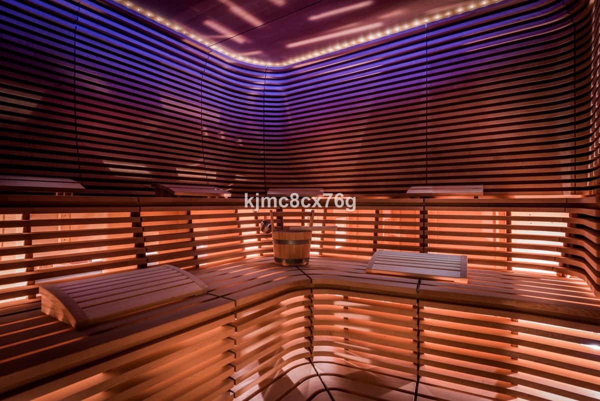 7 soverom Villa til salgs i Las Chapas med svømmebasseng garasje - € 9 500 000 (Ref: 6386461)