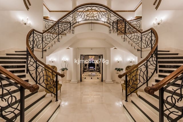 Chalet de 7 habitaciones en Las Chapas, Marbella en venta con piscina garaje - 9.500.000 € (Ref: 6386461)