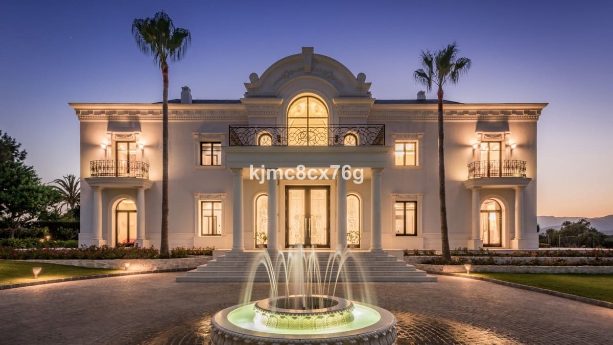 7 soverom Villa til salgs i Las Chapas med svømmebasseng garasje - € 9 500 000 (Ref: 6386461)