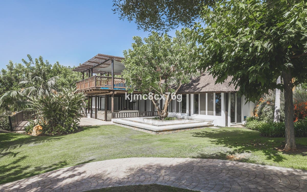 8 bedroom Villa for sale in Marbella with pool garage - € 10,000,000 (Ref: 6386462)