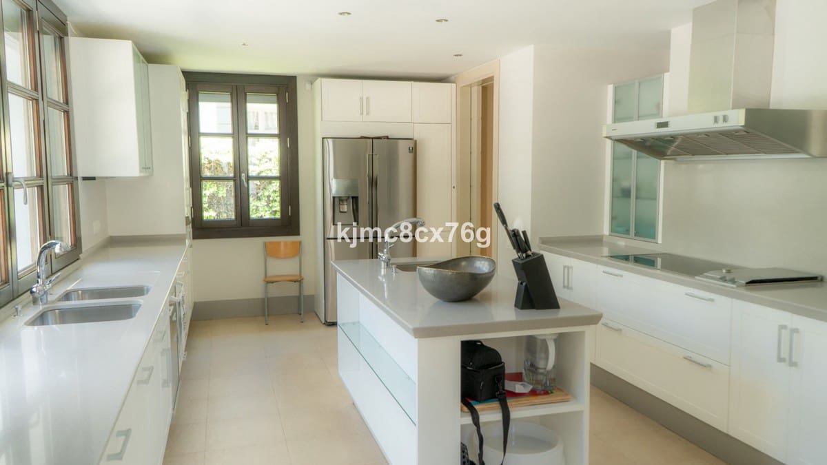 4 bedroom Villa for sale in Monte Halcones with pool garage - € 4,900,000 (Ref: 6386473)