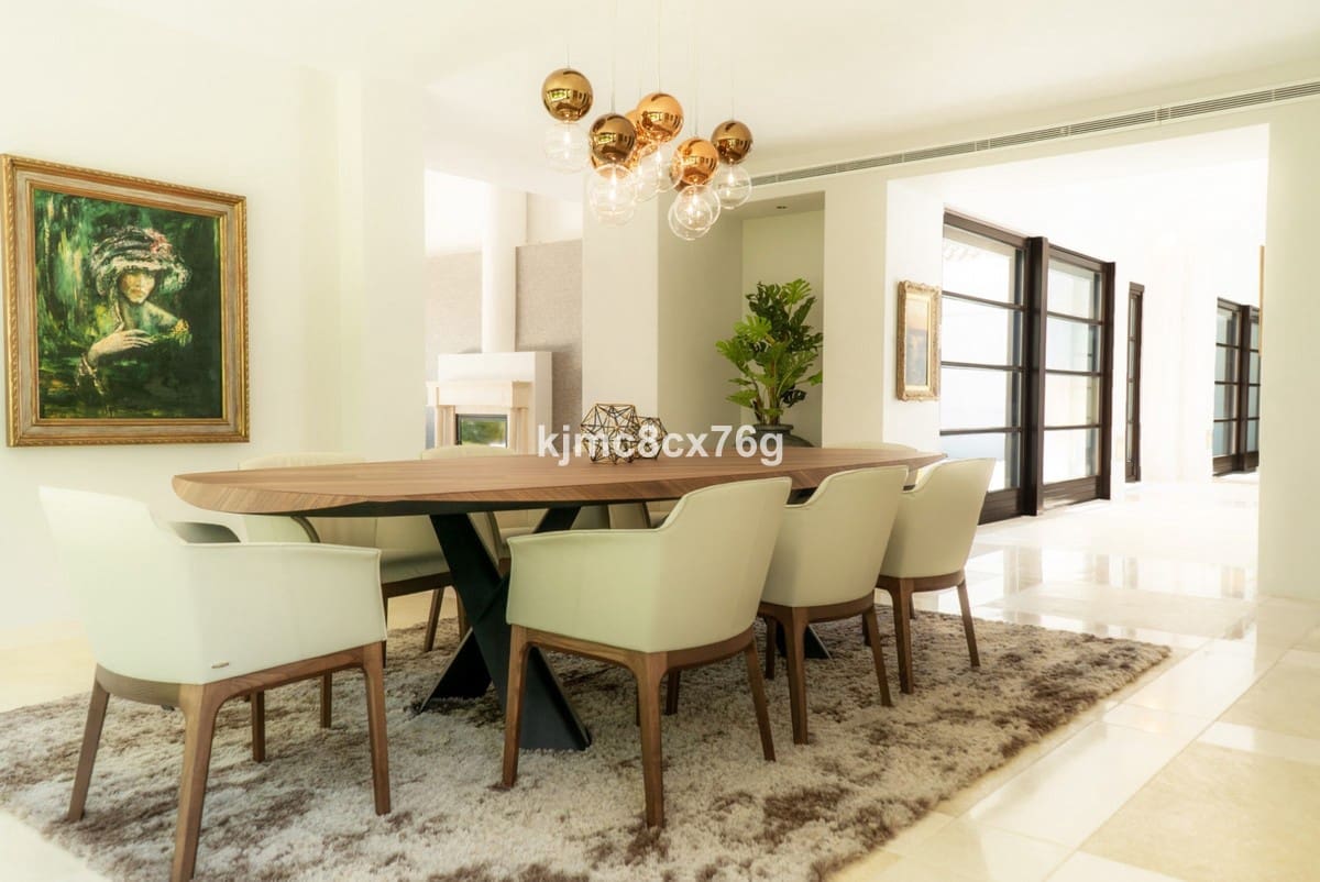 4 bedroom Villa for sale in Monte Halcones with pool garage - € 4,900,000 (Ref: 6386473)