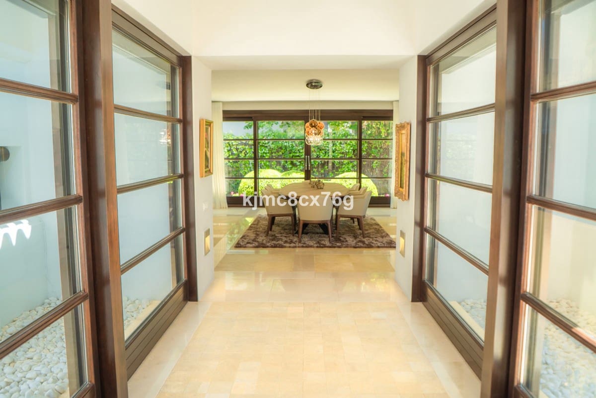 4 bedroom Villa for sale in Monte Halcones with pool garage - € 4,900,000 (Ref: 6386473)