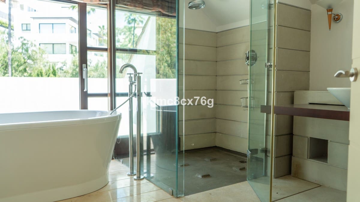 4 bedroom Villa for sale in Monte Halcones with pool garage - € 4,900,000 (Ref: 6386473)