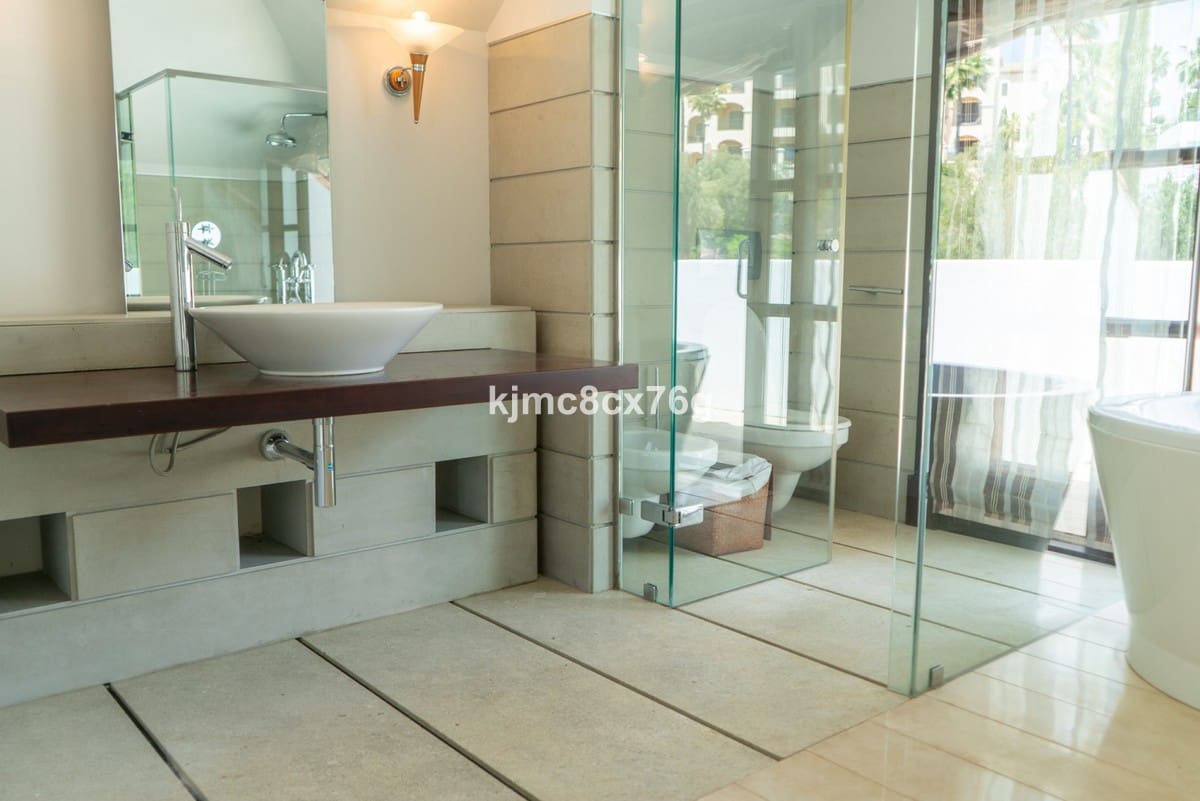 4 bedroom Villa for sale in Monte Halcones with pool garage - € 4,900,000 (Ref: 6386473)