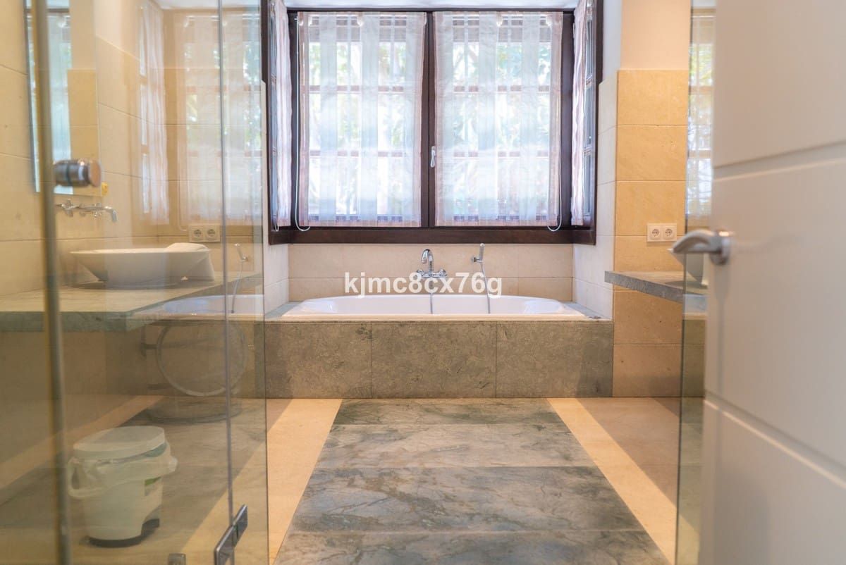 4 bedroom Villa for sale in Monte Halcones with pool garage - € 4,900,000 (Ref: 6386473)