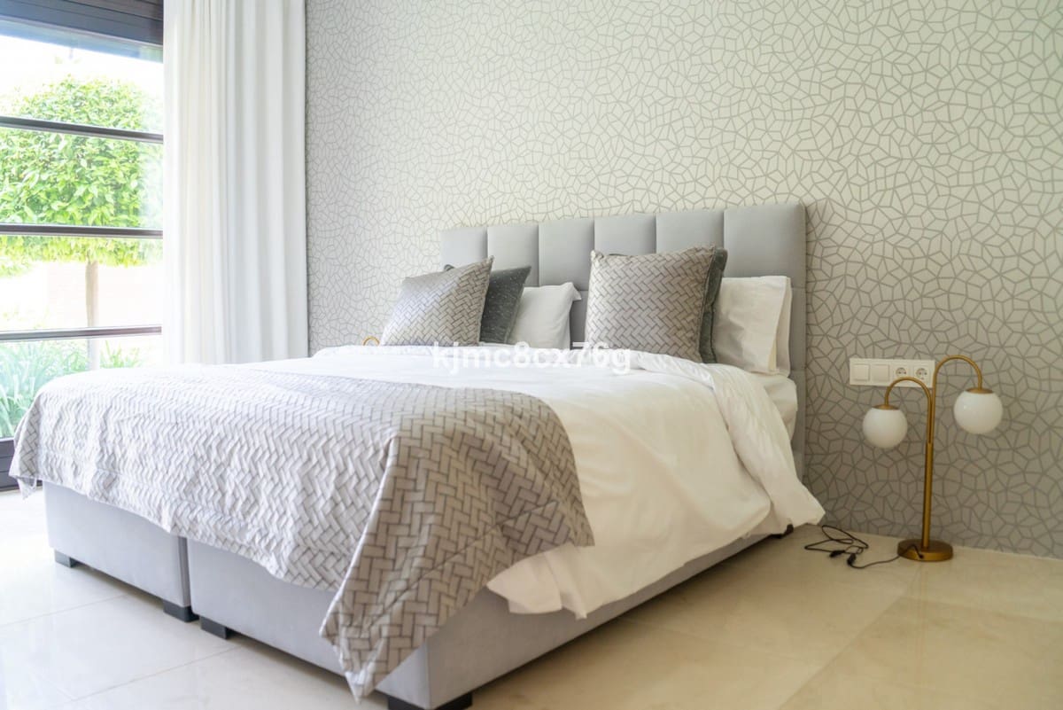 4 bedroom Villa for sale in Monte Halcones with pool garage - € 4,900,000 (Ref: 6386473)