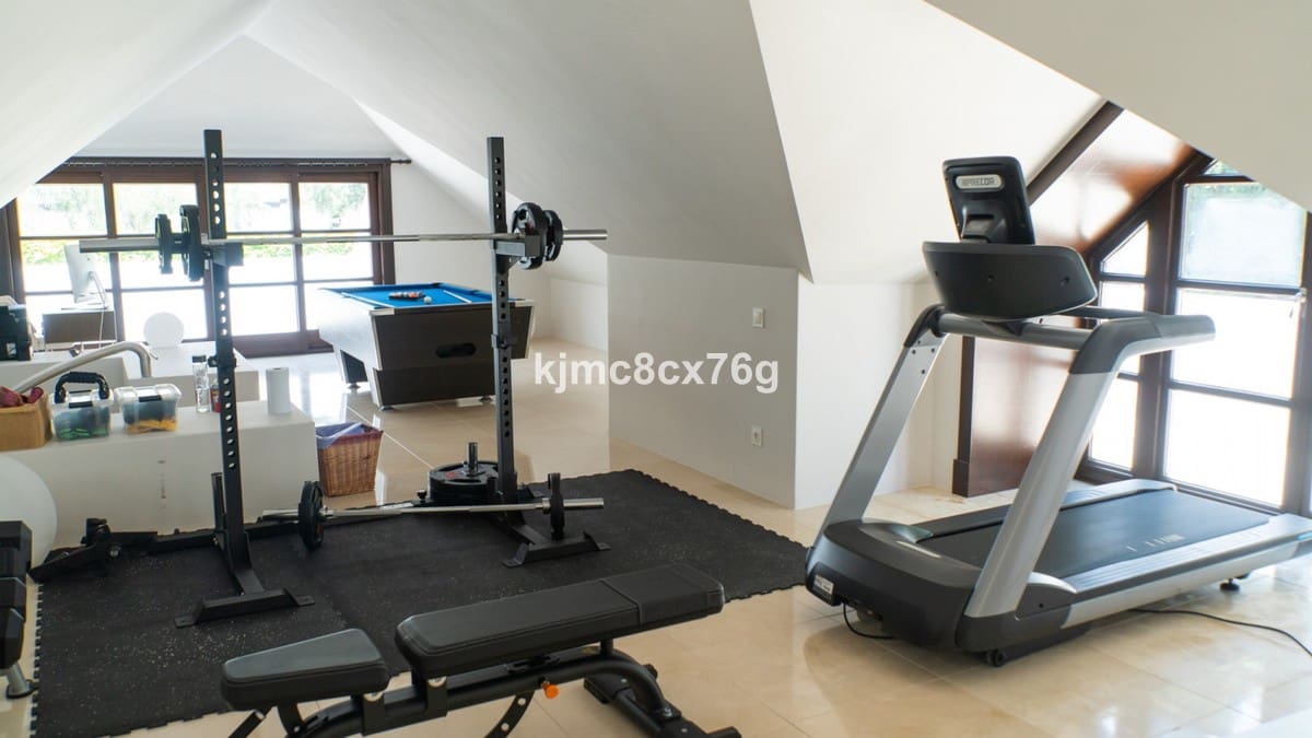 4 bedroom Villa for sale in Monte Halcones with pool garage - € 4,900,000 (Ref: 6386473)