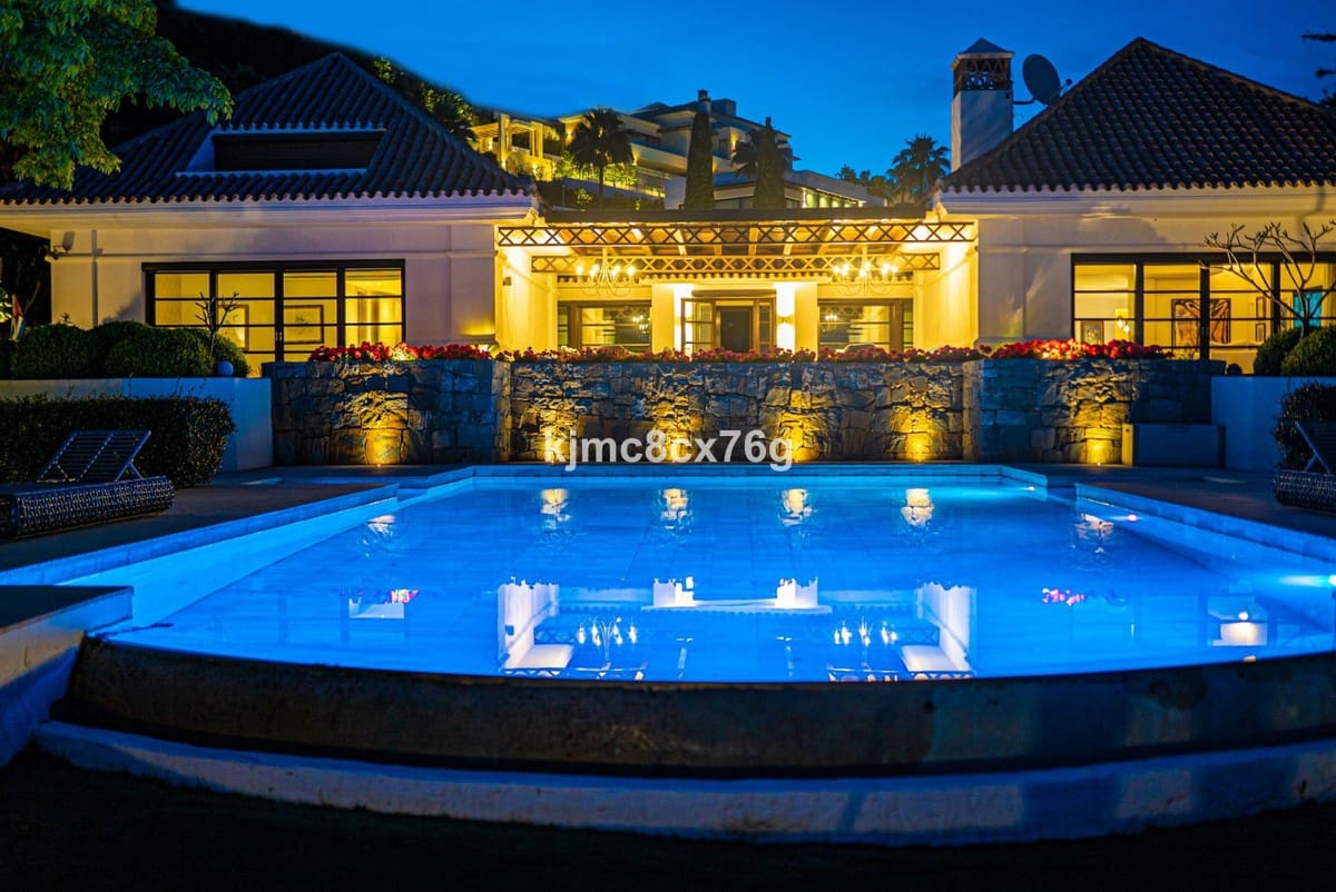 4 bedroom Villa for sale in Monte Halcones with pool garage - € 4,900,000 (Ref: 6386473)