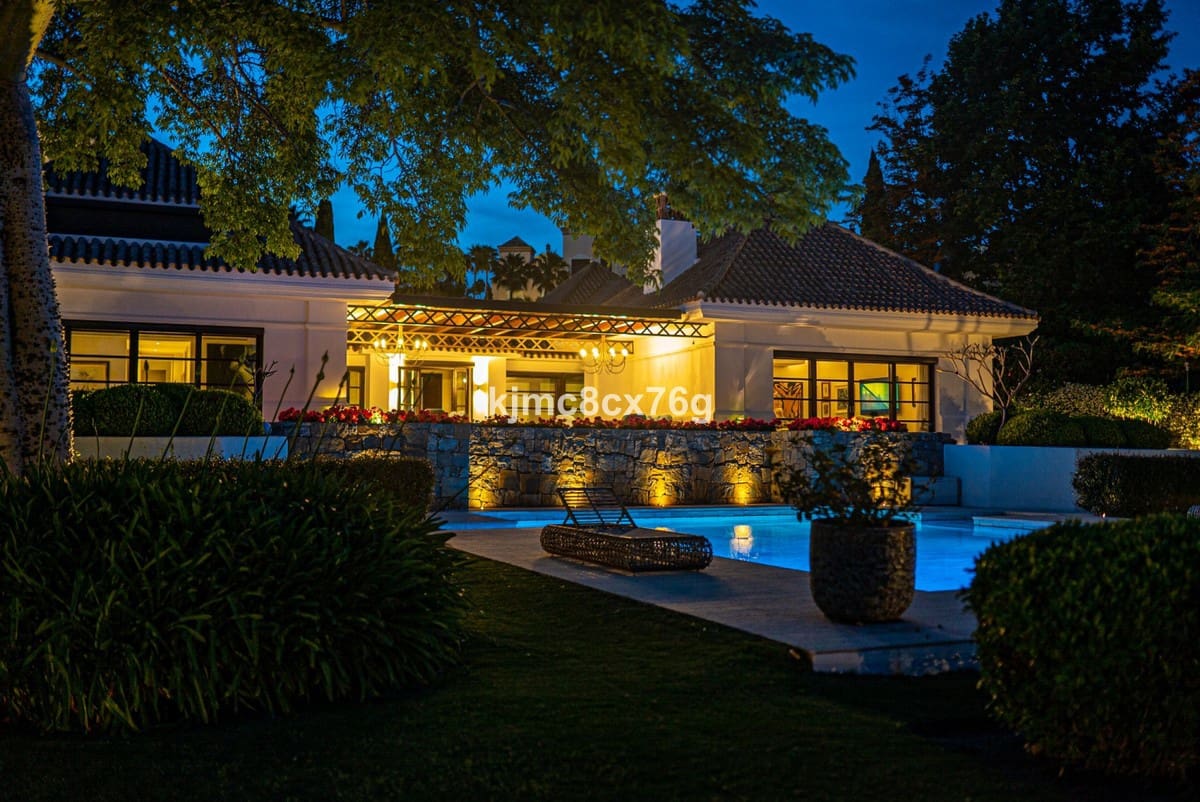 4 bedroom Villa for sale in Monte Halcones with pool garage - € 4,900,000 (Ref: 6386473)