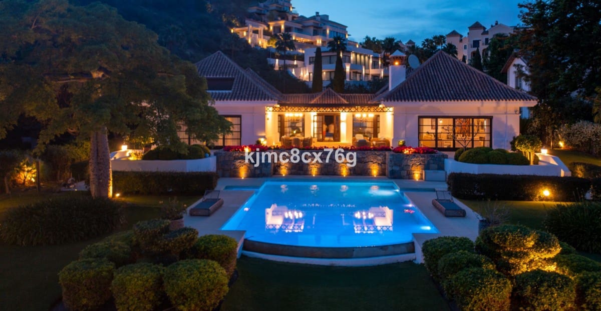 4 bedroom Villa for sale in Monte Halcones with pool garage - € 4,900,000 (Ref: 6386473)