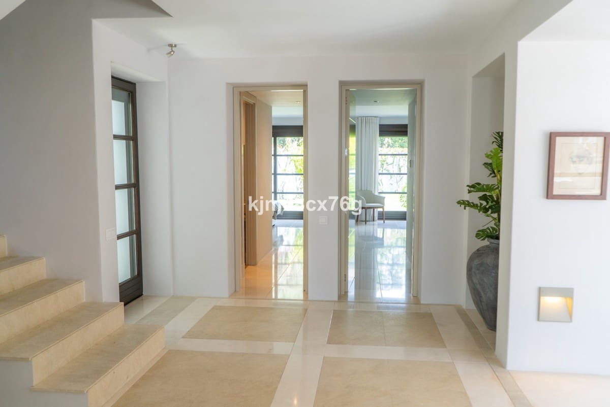 4 bedroom Villa for sale in Monte Halcones with pool garage - € 4,900,000 (Ref: 6386473)