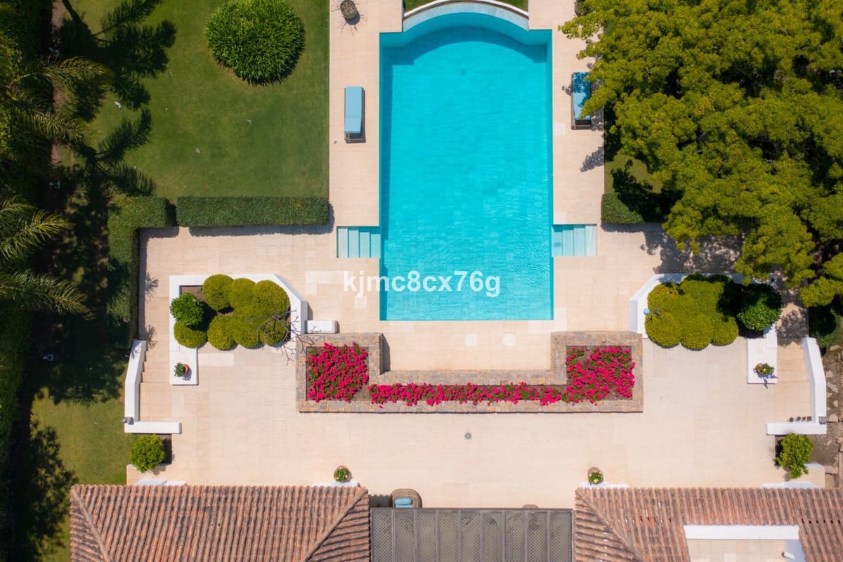 4 bedroom Villa for sale in Monte Halcones with pool garage - € 4,900,000 (Ref: 6386473)