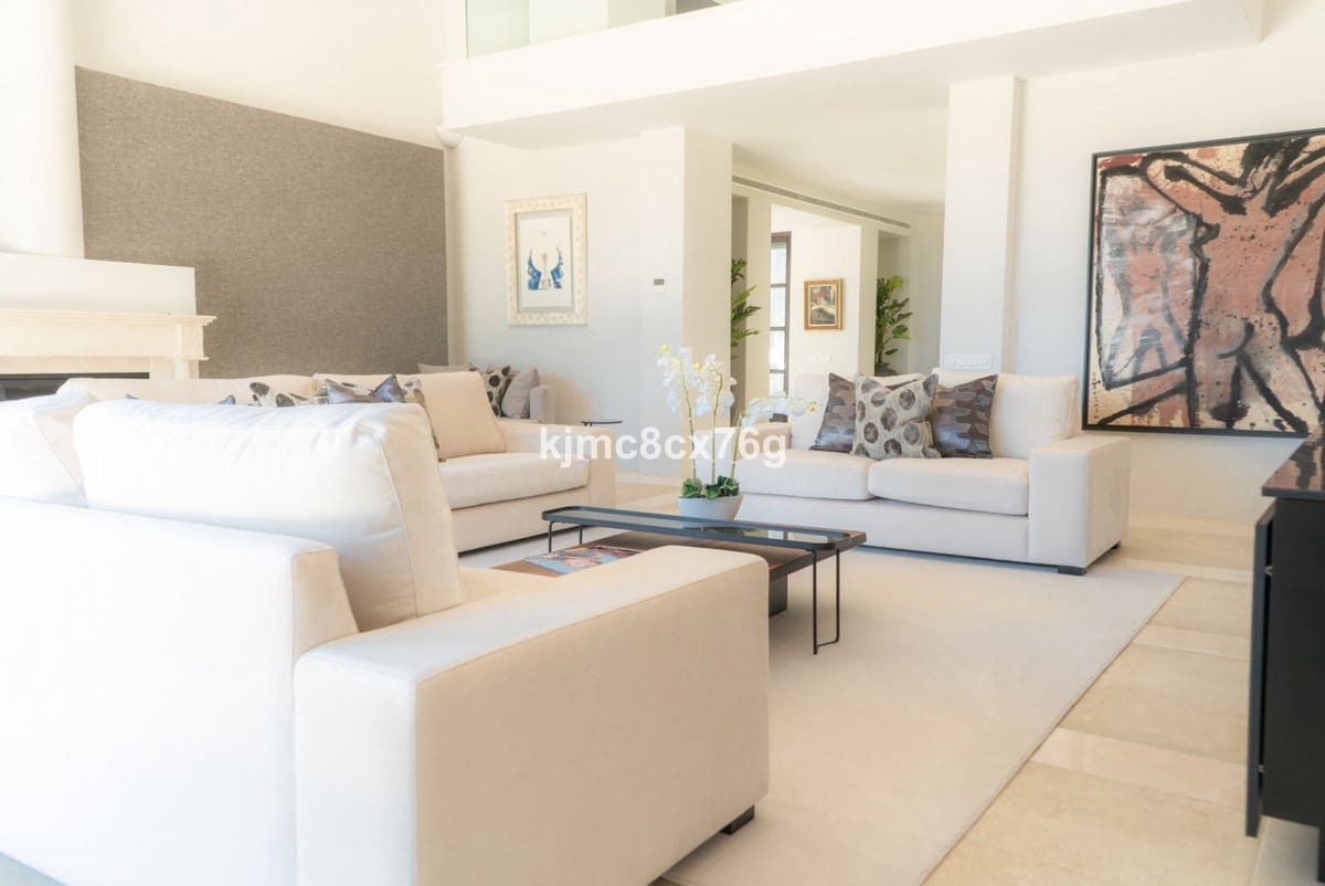 4 bedroom Villa for sale in Monte Halcones with pool garage - € 4,900,000 (Ref: 6386473)