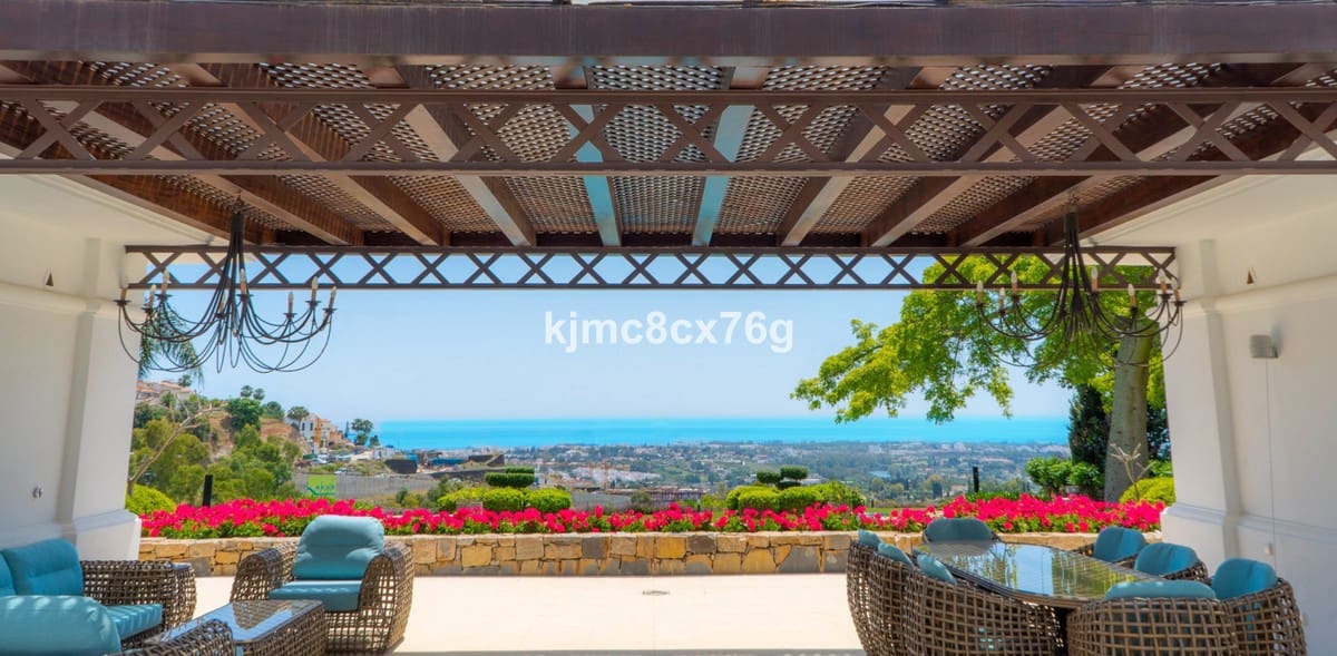 4 bedroom Villa for sale in Monte Halcones with pool garage - € 4,900,000 (Ref: 6386473)