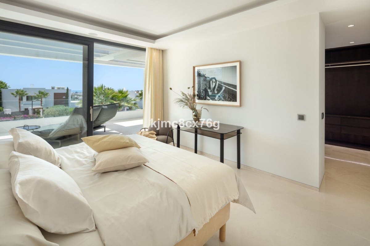 5 bedroom Villa for sale in Nueva Andalucia with pool garage - € 2,995,000 (Ref: 6386482)