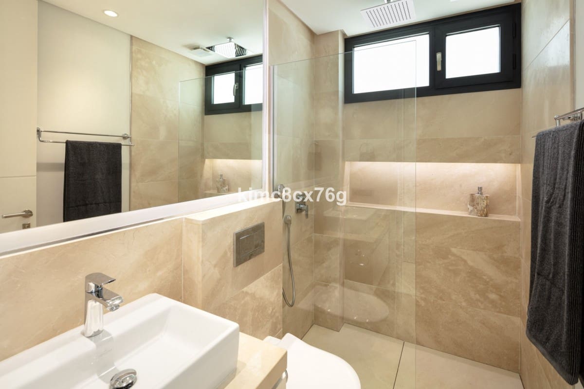 5 bedroom Villa for sale in Nueva Andalucia with pool garage - € 2,995,000 (Ref: 6386482)