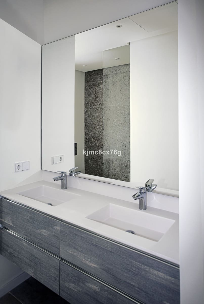 4 bedroom Villa for sale in Benahavis with pool garage - € 2,325,000 (Ref: 6386498)