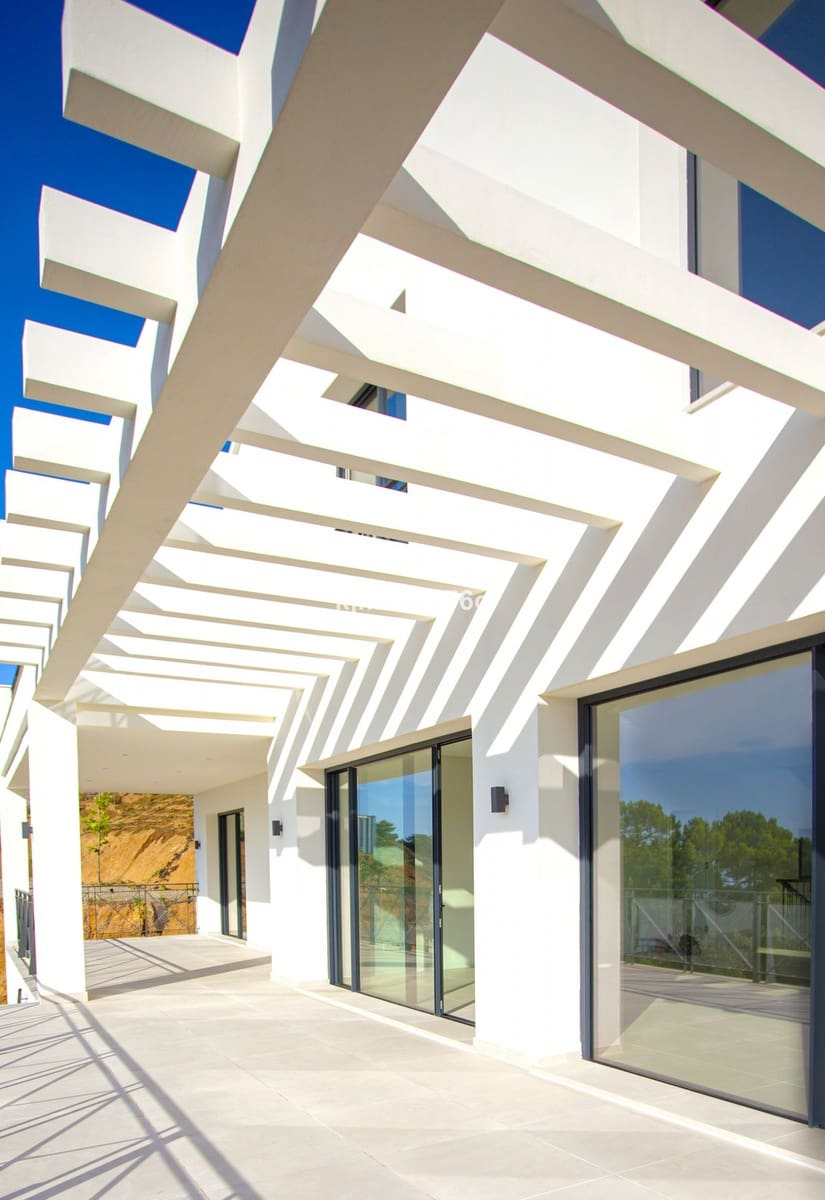 4 bedroom Villa for sale in Benahavis with pool garage - € 2,325,000 (Ref: 6386498)