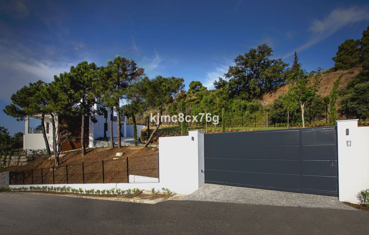 4 bedroom Villa for sale in Benahavis with pool garage - € 2,325,000 (Ref: 6386498)