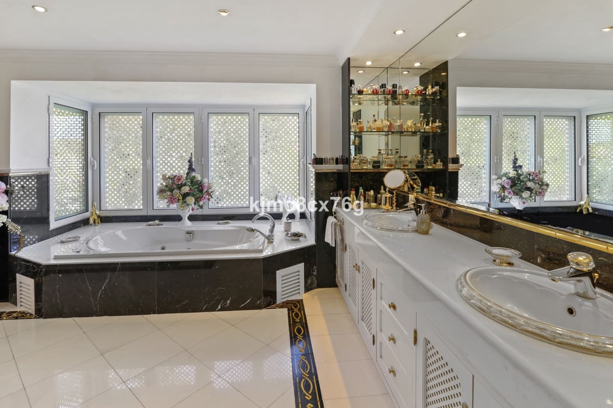 5 Zimmer Villa zu verkaufen in Benahavis mit Pool Garage - 3.700.000 € (Ref: 6541712)