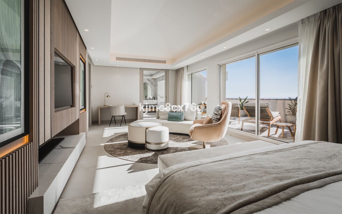 3 soverom Penthouse til salgs i Golden Mile med svømmebasseng garasje - € 2 795 000 (Ref: 6541717)