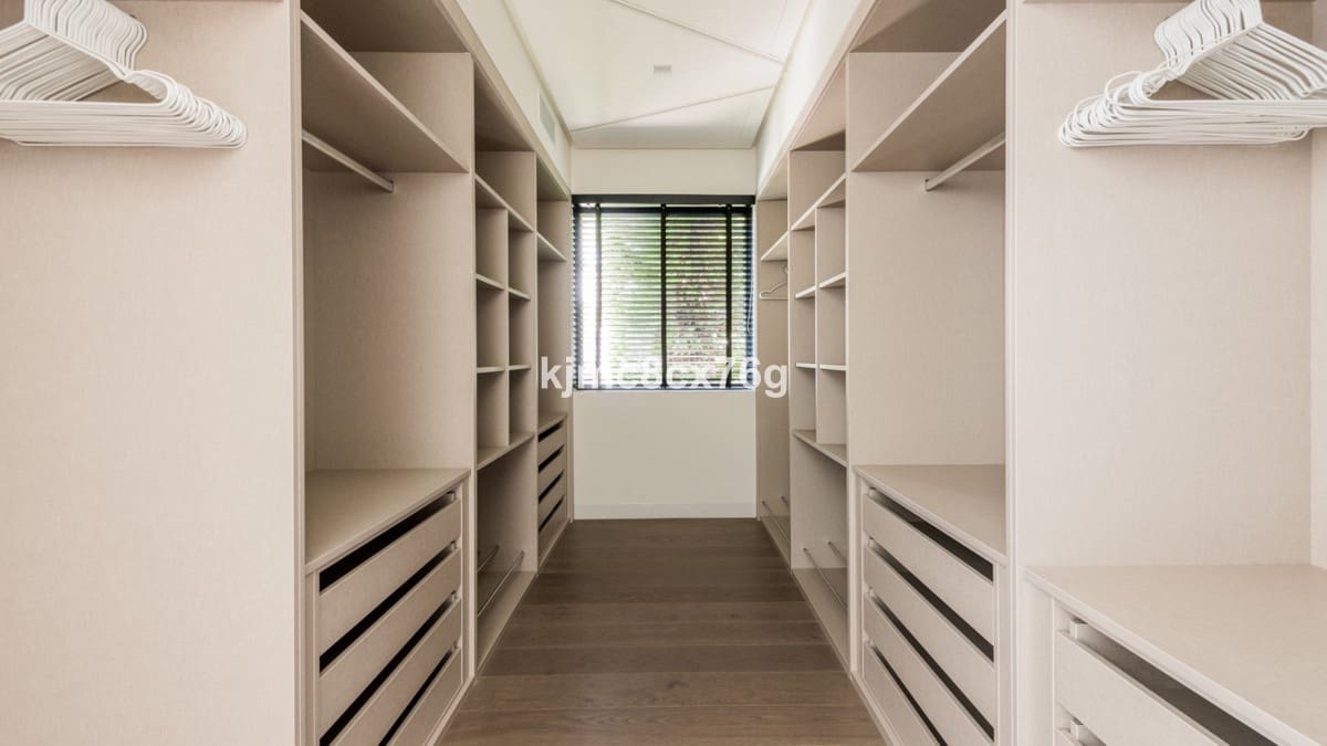 7 bedroom Villa for sale in Benahavis with pool garage - € 4,500,000 (Ref: 6541718)