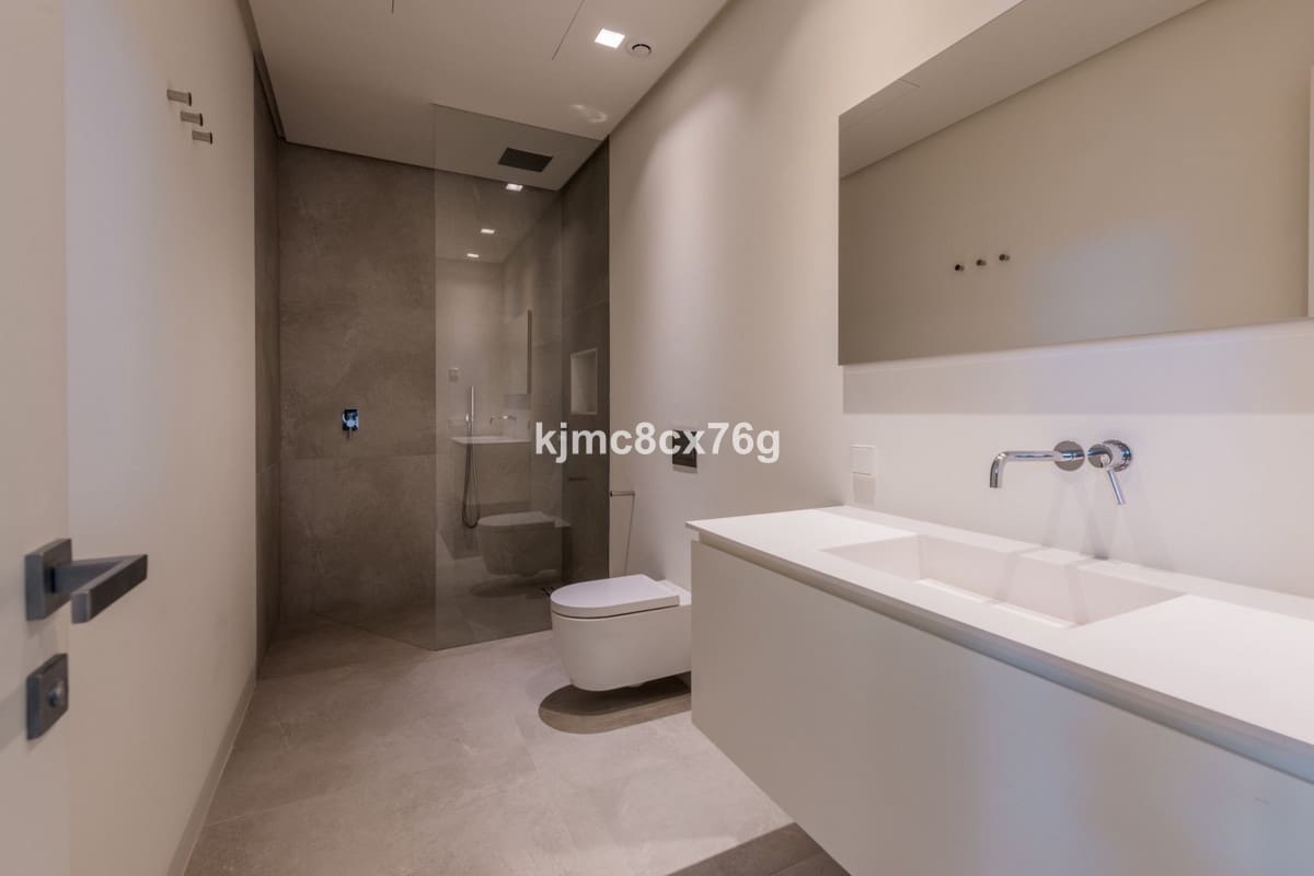 7 bedroom Villa for sale in Benahavis with pool garage - € 4,500,000 (Ref: 6541718)