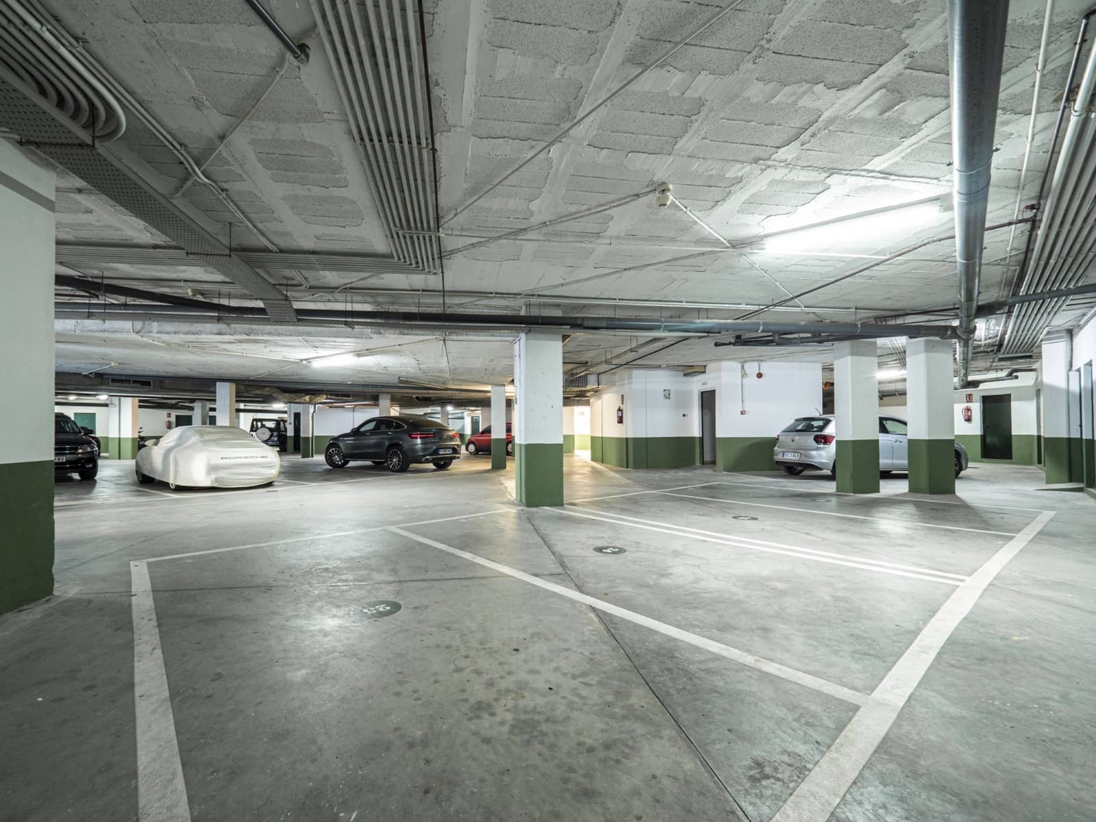 2 slaapkamer Strandappartement te koop in Marbella met zwembad garage - € 1.575.000 (Ref: 6685360)