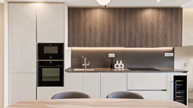 4 soverom Strandleiligheter til salgs i El Velerín, Estepona med svømmebasseng garasje - € 1 235 000 (Ref: 6881982)