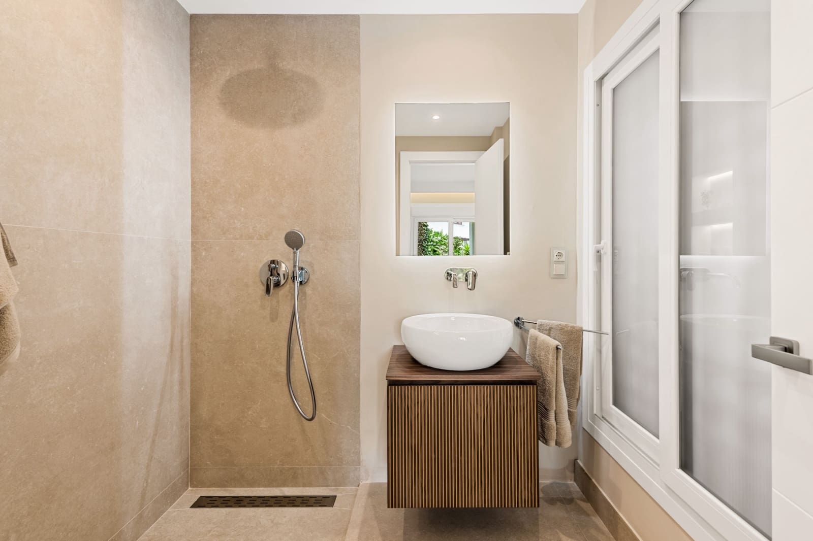 4 soverom Strandleiligheter til salgs i Estepona med svømmebasseng garasje - € 1 235 000 (Ref: 6881982)