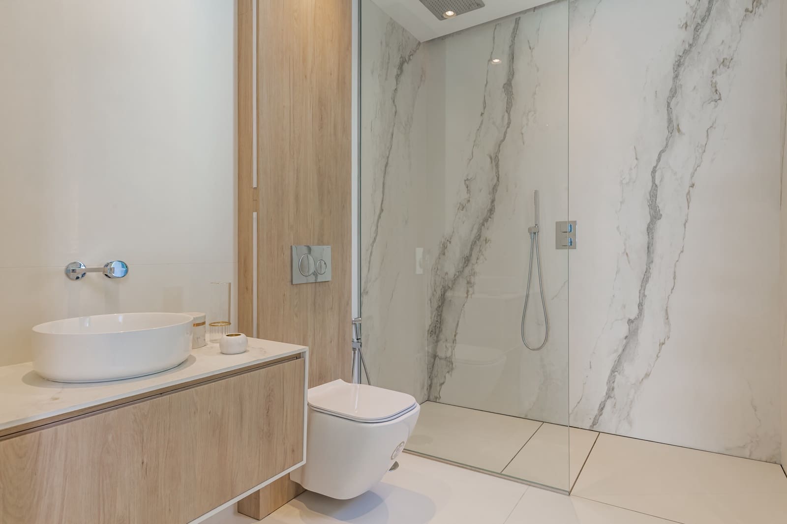 6 slaapkamer Villa te koop in Nueva Andalucia met zwembad garage - € 4.100.000 (Ref: 6898757)